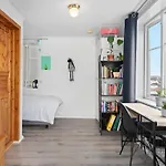 Appartamento Bright With A Sea View In The Center Of